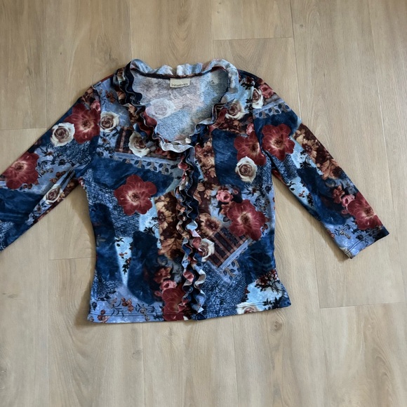 Floral Ruffle Top - Picture 3 of 4